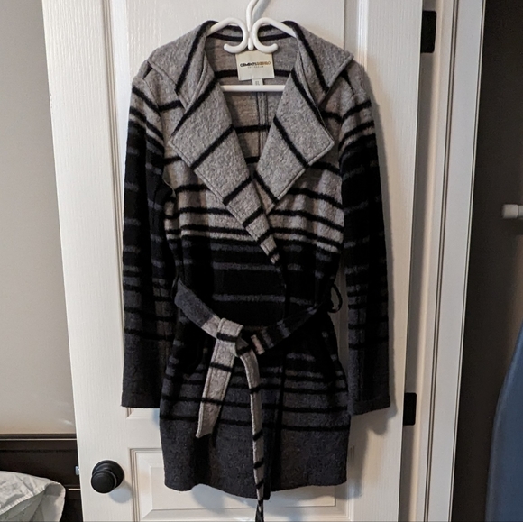 Wool Wrap Coat with Belt | Size 6 - Picture 1 of 4